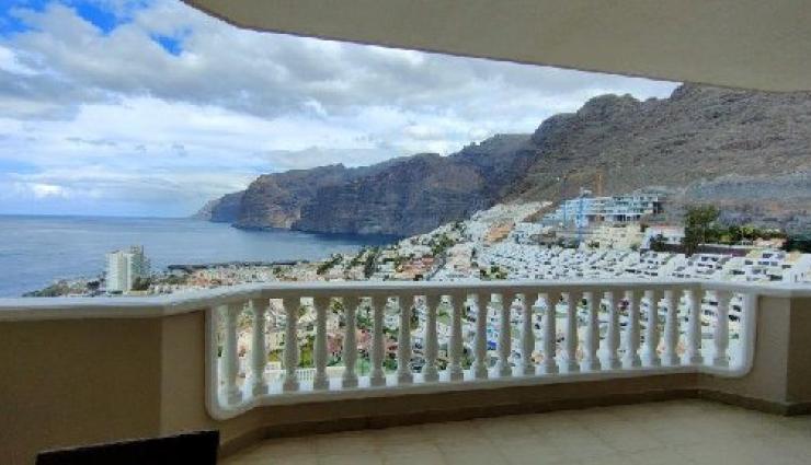 Magnifico apartamento con vistas al mar en venta en Los Gigantes
